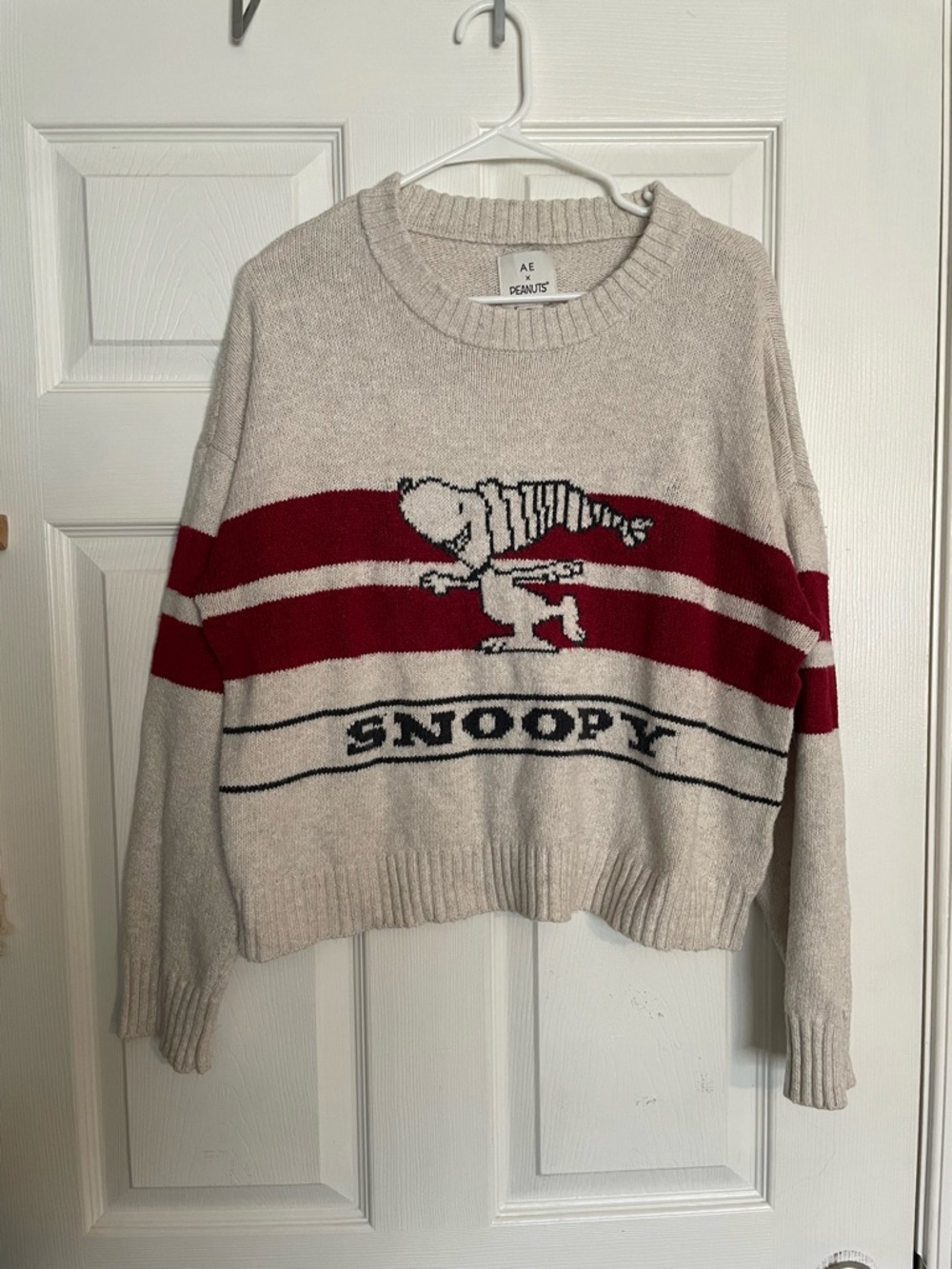 American Eagle X Peanuts Women’s Medium Snoopy Cream Red-Stripe Crewneck Sweater